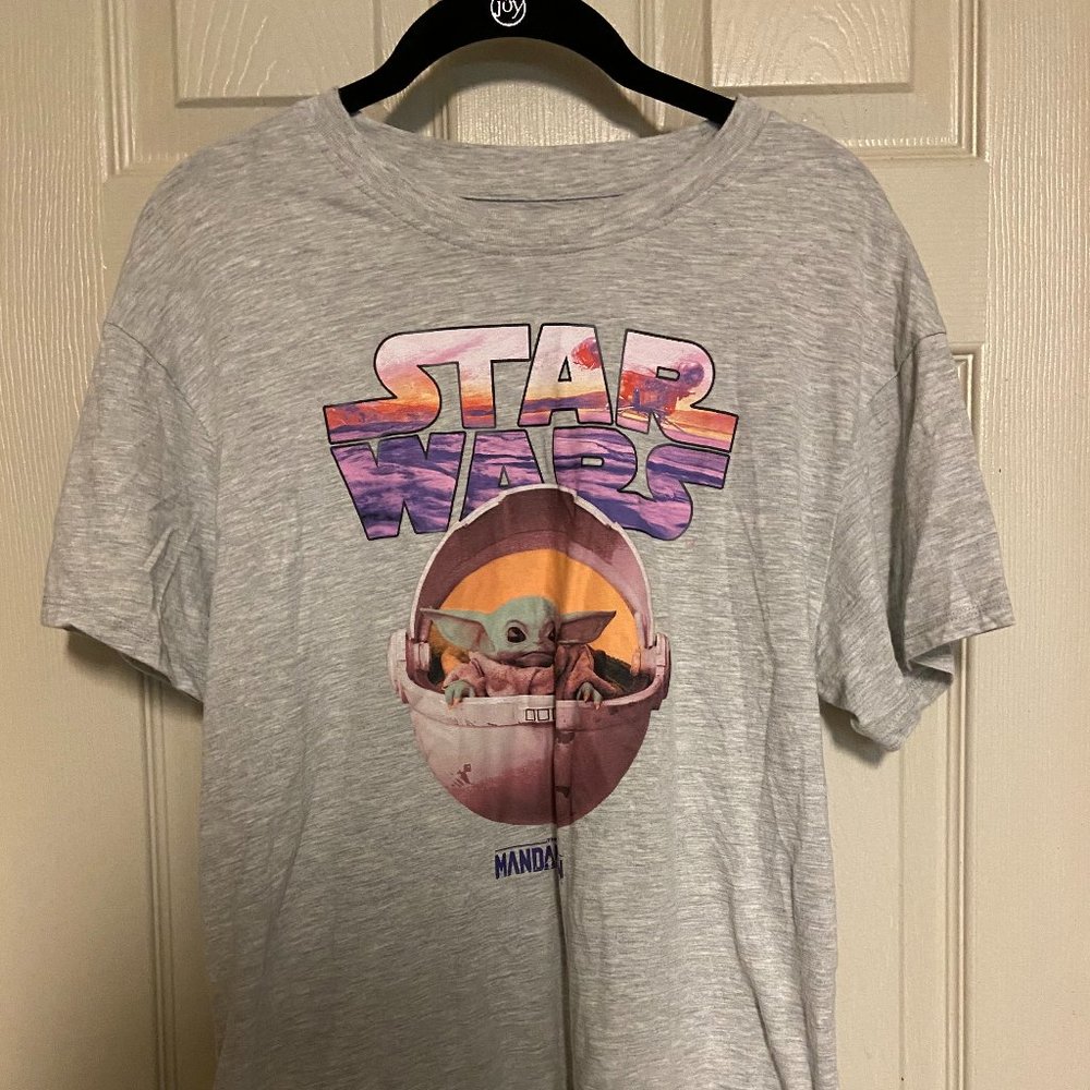 Official Star Wars Mandalorian Baby Yoda Shirt! Size Medium!